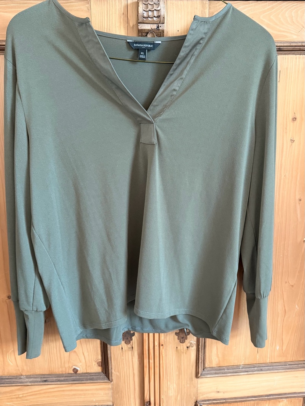 Banana Republic Factory Olive Green V-Neck Long Sleeve Blouse